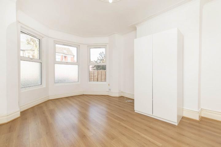 Modern and Central Apartment Hamilton Road, Dollis Hill